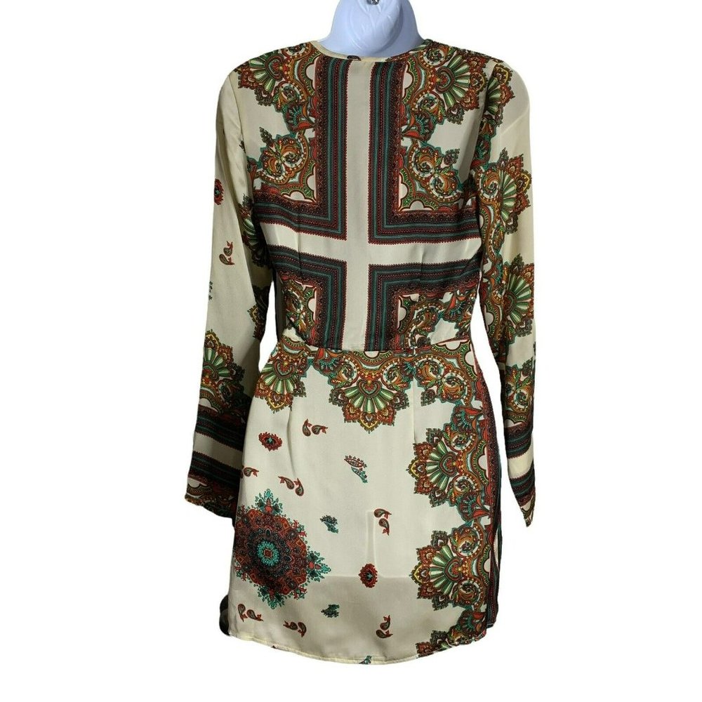 Pretty Little Thing White Printed Silky Long Sleeve Wrap Dress Women’s Sz 4 NWT - Picture 3 of 12